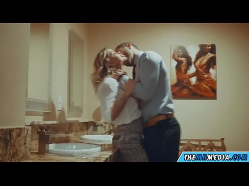 ❤️ Kad te prsata plavuša zavede u javnom toaletu ❤❌ Kurve na bs.sexvideogif.ru ❌❤